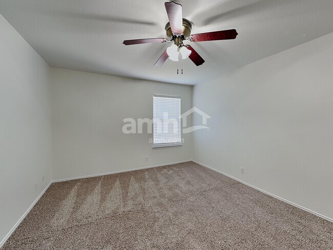 Building Photo - 602 Jessica Pl