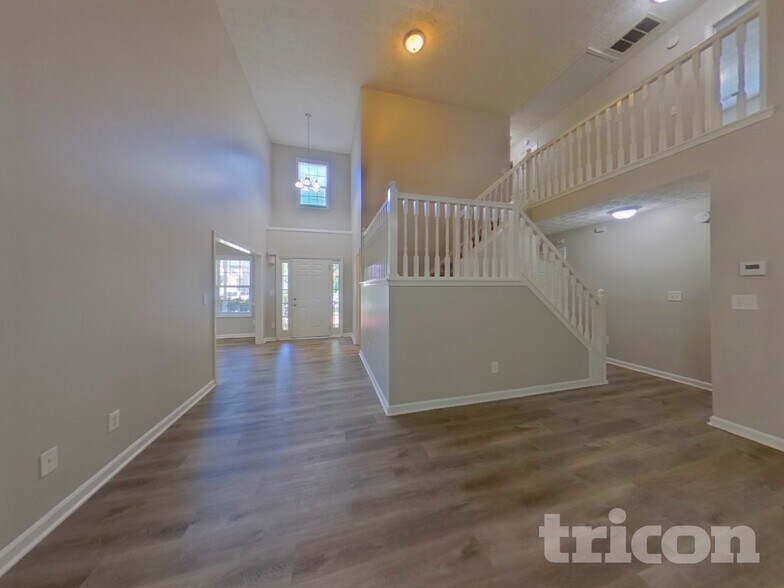 Building Photo - 7485 Ferrara Dr