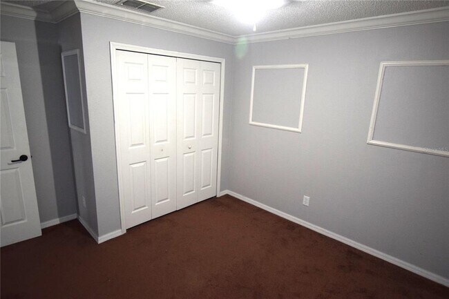 Building Photo - 500 Lake Charles Dr