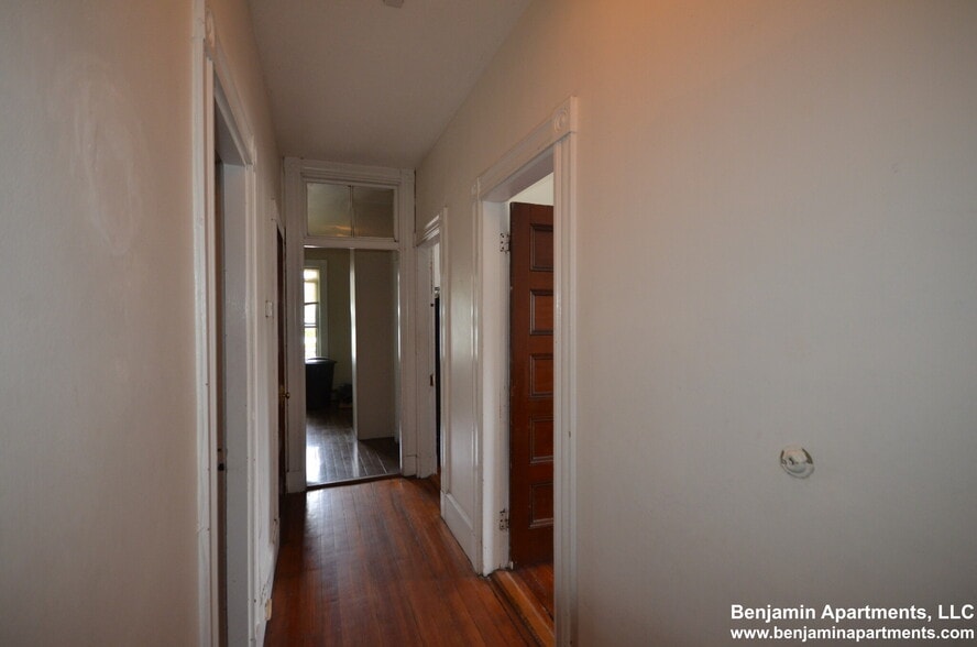 Building Photo - 77 Walnut St