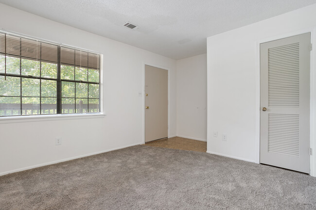 Living Area (1) - Fairhill Apartments