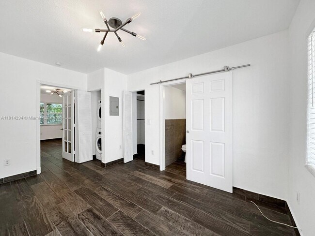 Building Photo - 901 Euclid Ave