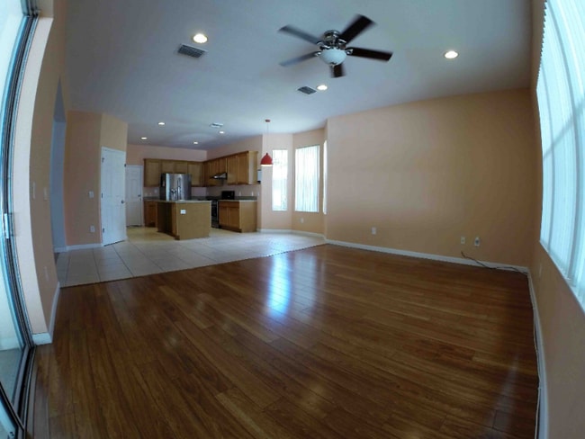 Building Photo - 5073 SW 40th Pl