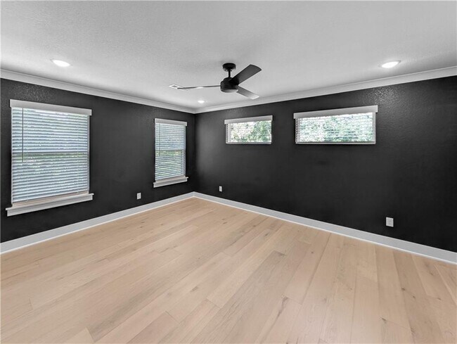 Building Photo - 30 Benwick Ln
