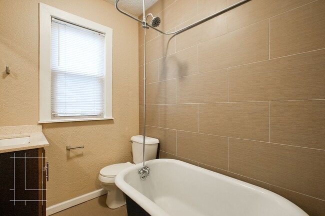 Building Photo - 1286 N 4th St