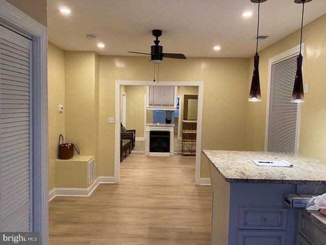 Building Photo - 2846 Vista St NE