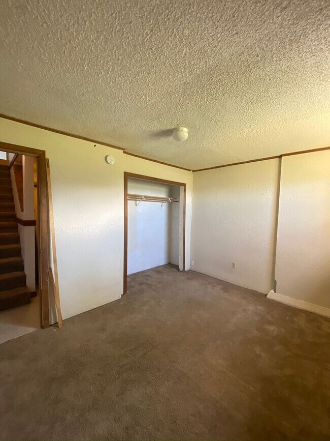Building Photo - City of Gunnison Spacious 2 bedroom/2.5 bath!