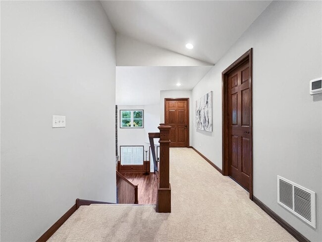 Building Photo - 4407 Curve Ave