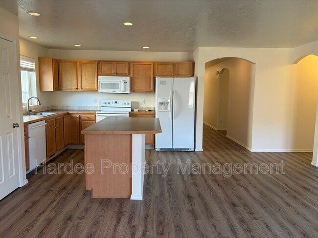 Building Photo - 677 N Kayden Way