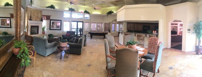 Building Photo - 950 Seven Hills Dr