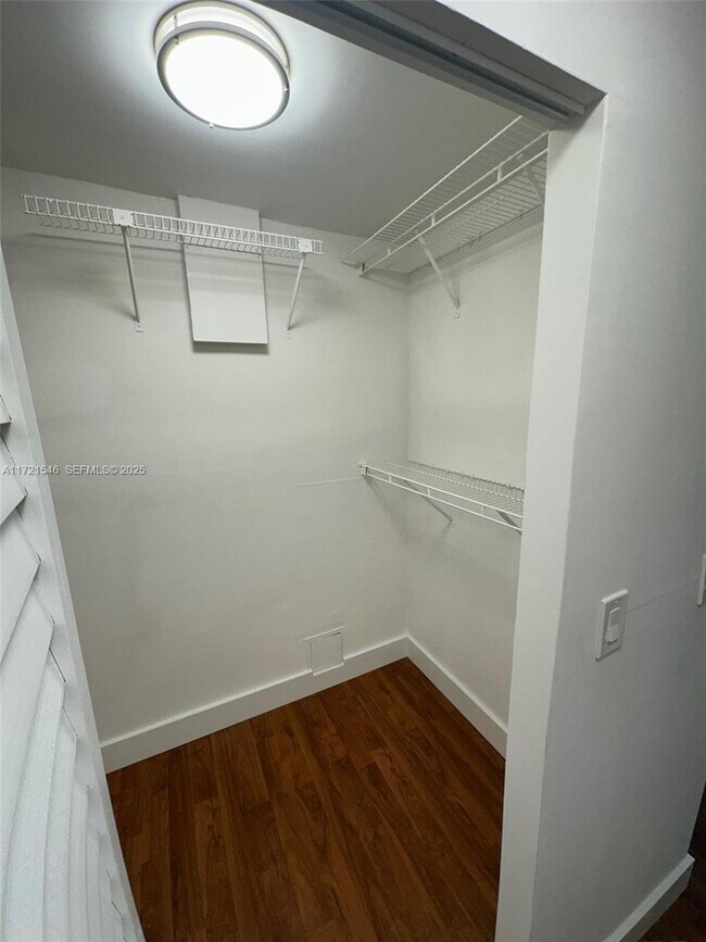 Building Photo - 1666 West Ave