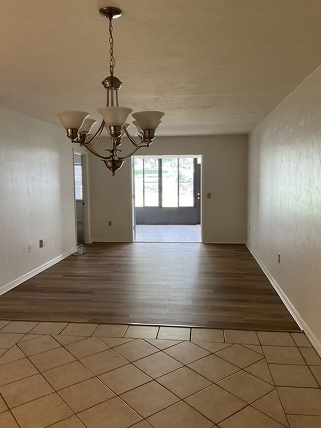 Building Photo - Great Location, 2 Bedroom W/ Access Citrus...