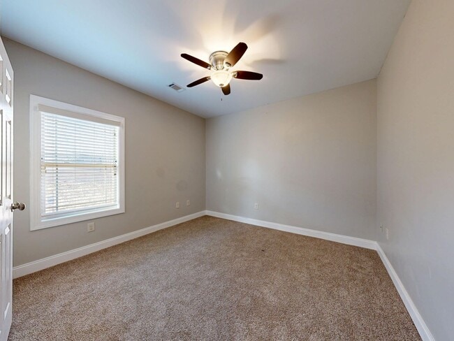 Building Photo - 176 Garrett Dr