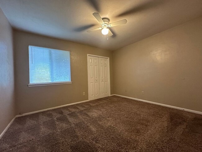 Building Photo - 749 Pointe Ct