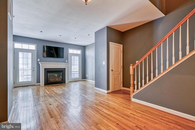 Building Photo - 3275 Amazon Ln