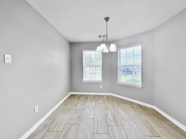 Building Photo - 12101 Seacrest Ln