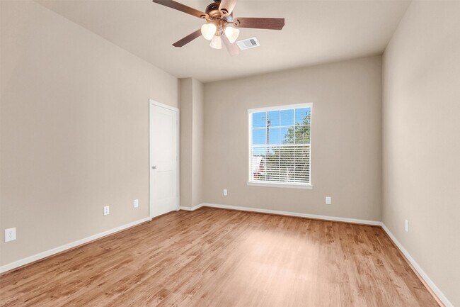 Building Photo - 26152 Avenue E