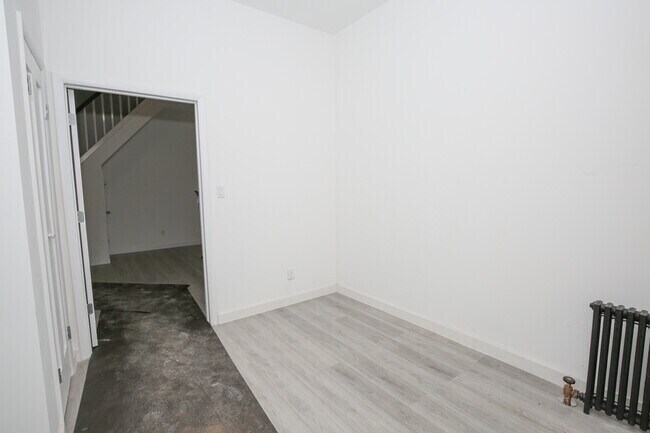 Building Photo - 24 MacDougal St