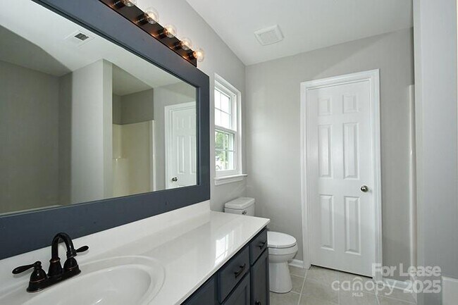 Building Photo - 129 Bosburg Dr
