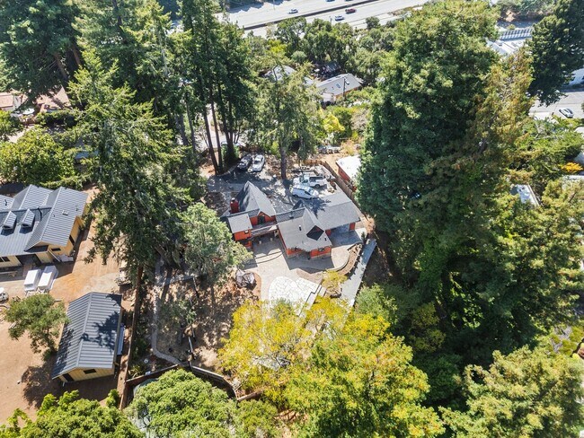 Building Photo - 9281 Monroe Ave