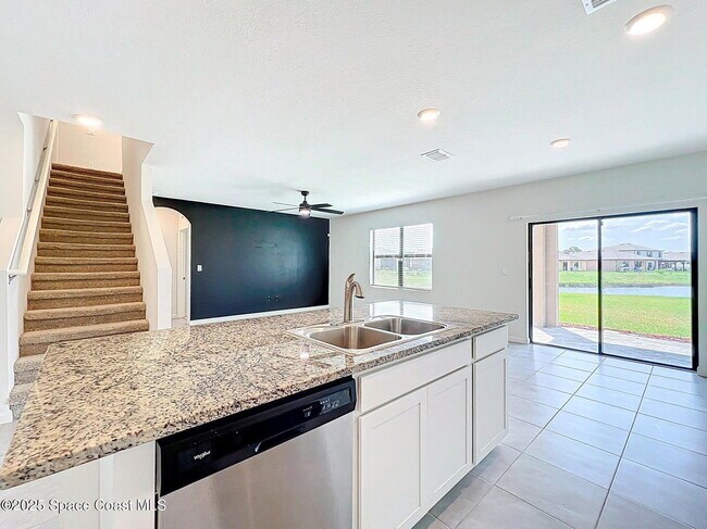 Building Photo - 870 Remington Green Dr SE