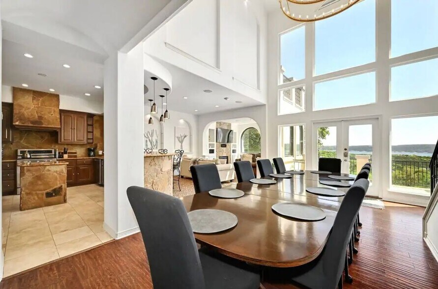 Building Photo - 3711 Highland Dr