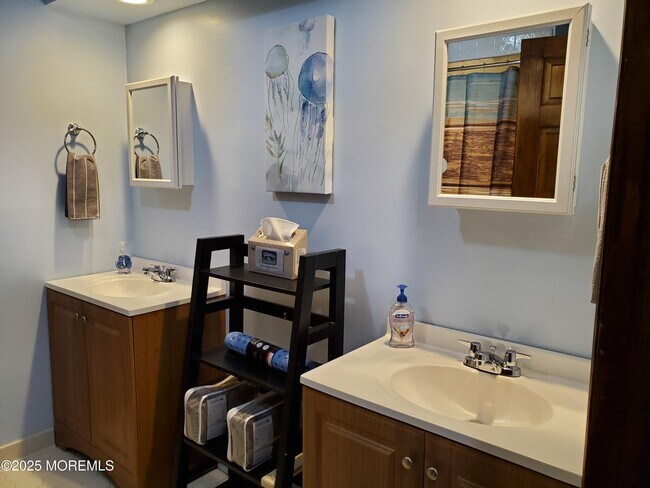 Building Photo - 411 Woodland Ave