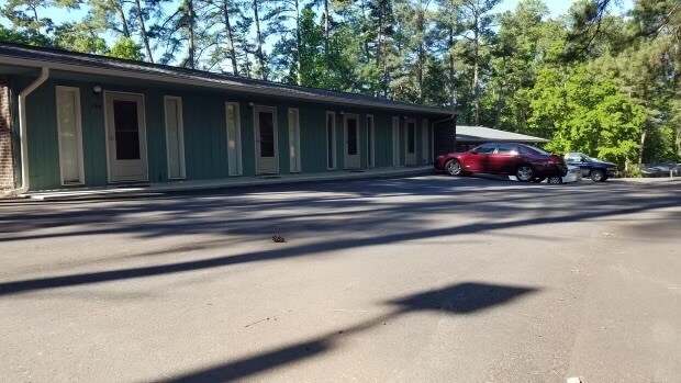 Primary Photo - Northlake Estates