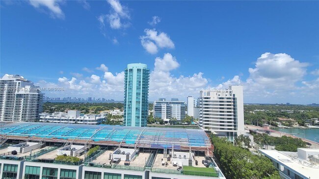 Building Photo - 6039 Collins Ave
