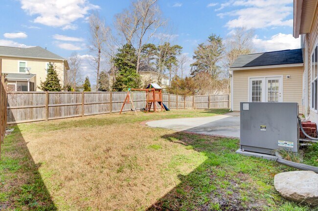 Building Photo - Spacious 5-Bedroom Rental with Dual Master...