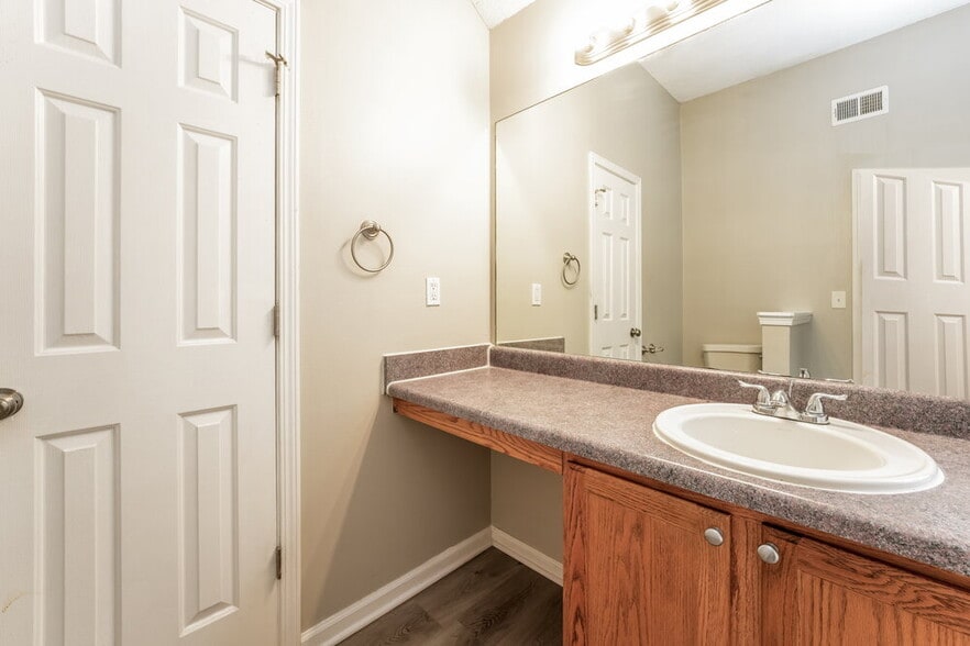 Building Photo - 3735 Salem Chapel Dr