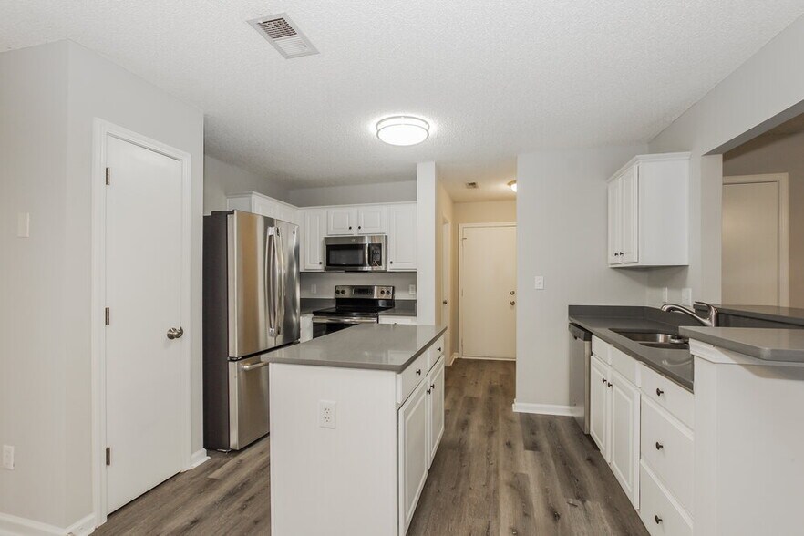 Building Photo - 10632 Greatford Ct