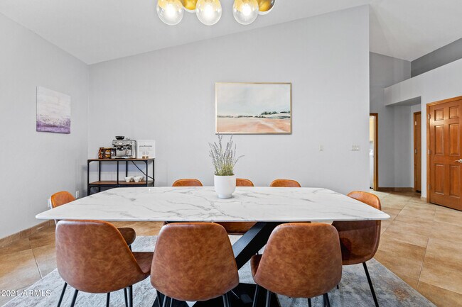 Building Photo - 5735 E Campo Bello Dr