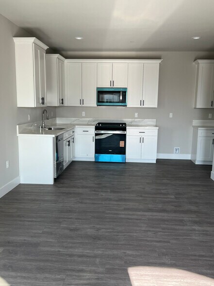 Building Photo - 5306 Hawkwatch Ln