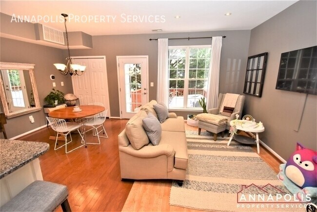 Building Photo - 37 Harbour Heights Dr