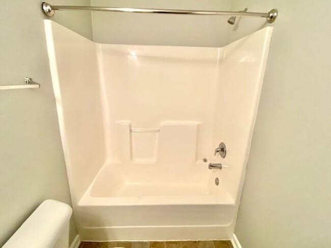 Building Photo - One Month Free! Conditions Apply. Now Leas...