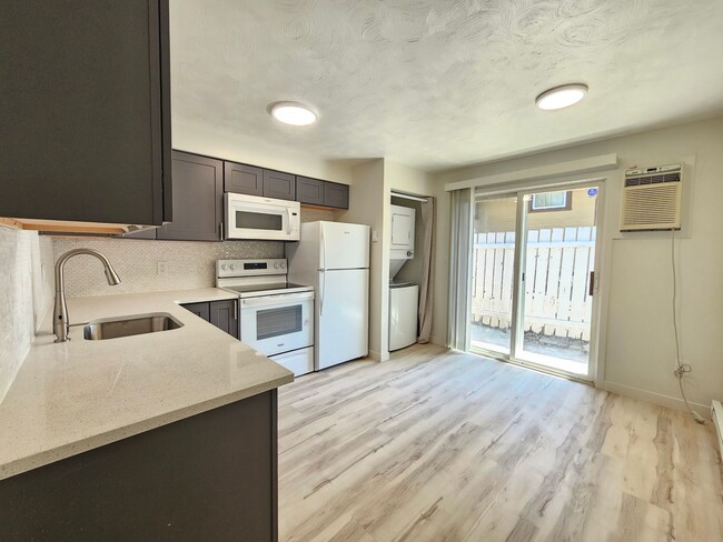 Primary Photo - 1105-1109 W 14th Ave