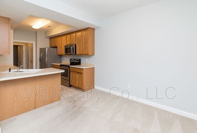 Building Photo - 10525 Hickory Dr