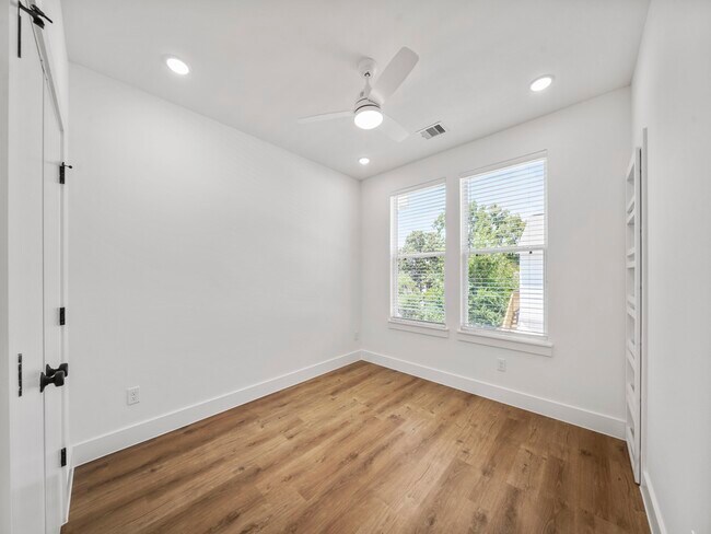 Building Photo - 7033 Avenue N