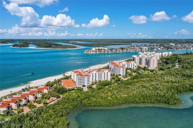 Building Photo - 2000 Royal Marco Way