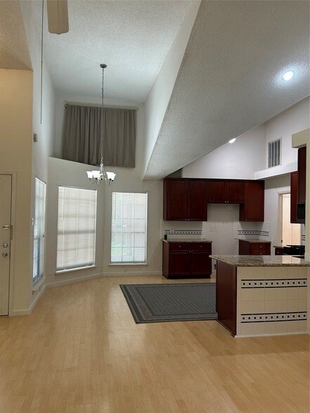 Building Photo - 30443 Arborg Dr