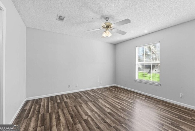 Building Photo - 401 Maggie Way