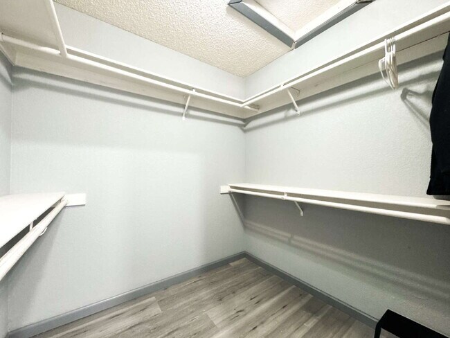 Building Photo - “Spacious 4-Bedroom, 2-Bathroom Home with Pool in Tamarack”