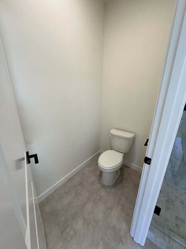 Building Photo - Brand New 3-Bed, 2-Bath Home for Lease – 1,877 sq ft in South Richland