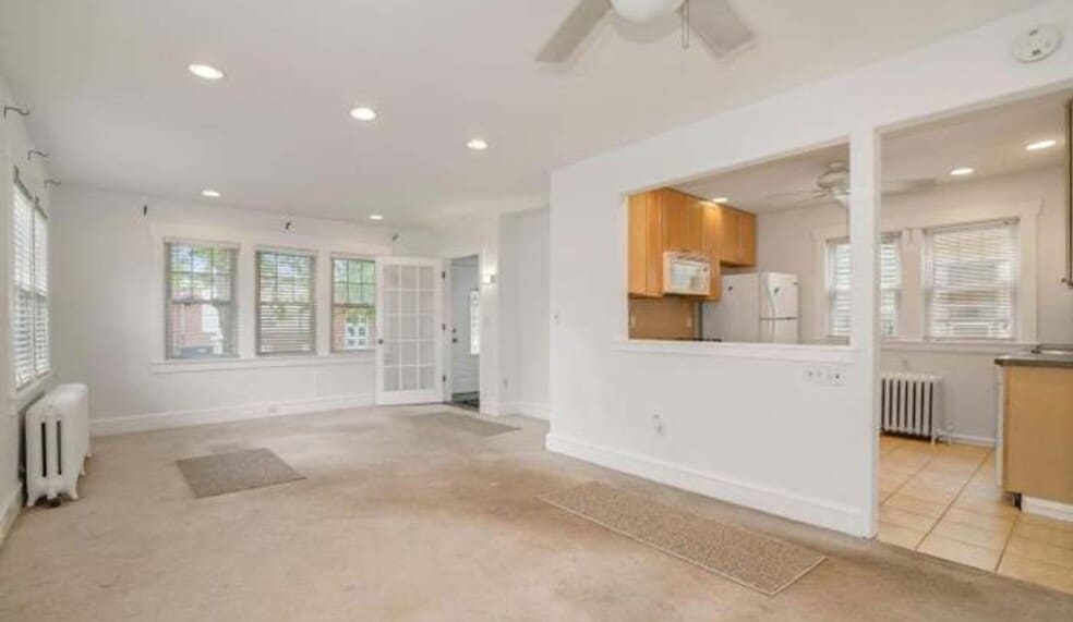 Living Room - 20 E Coulter Ave