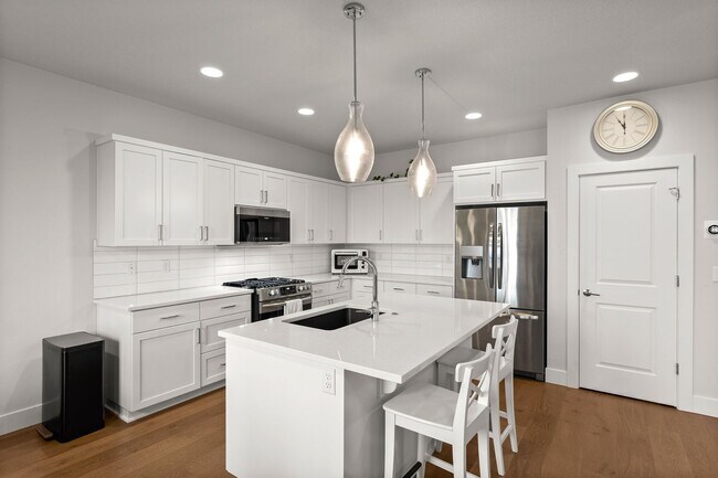 Building Photo - 11081 SW Annand Hill Ct