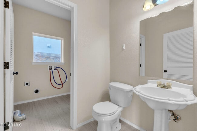 Building Photo - 11017 Bullseye St