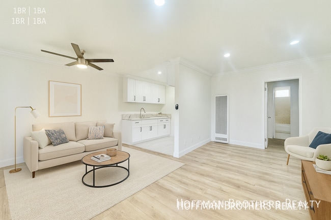 Building Photo - 20445 Saticoy St