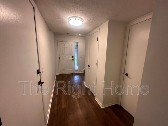 Building Photo - 11736 Quail Dr