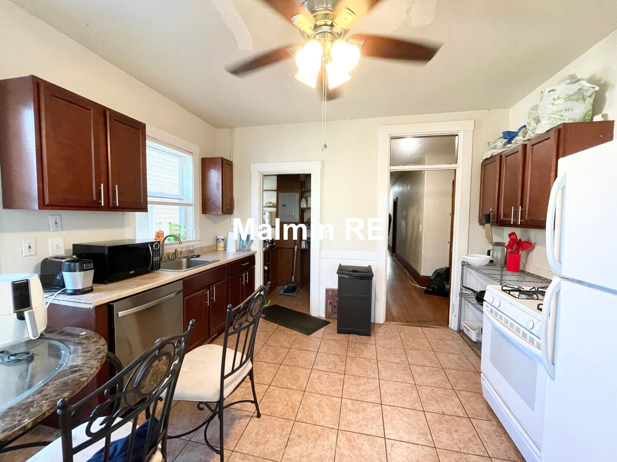 Building Photo - 89 Hillside St